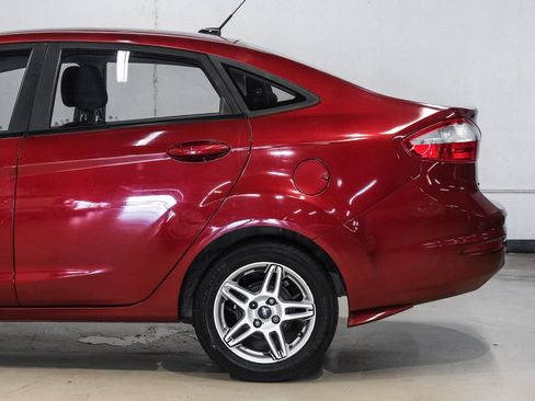 Used 2017 Ford Fiesta SE FWD image 17