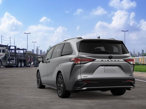 New 2026 Toyota Sienna XSE FWD image 9