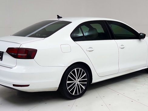 Used 2016 Volkswagen Jetta Sport FWD image 7