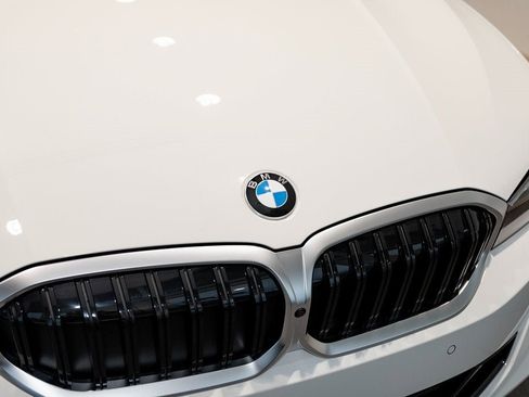 New 2026 BMW 330i xDrive Sedan w/ Convenience Package image 7