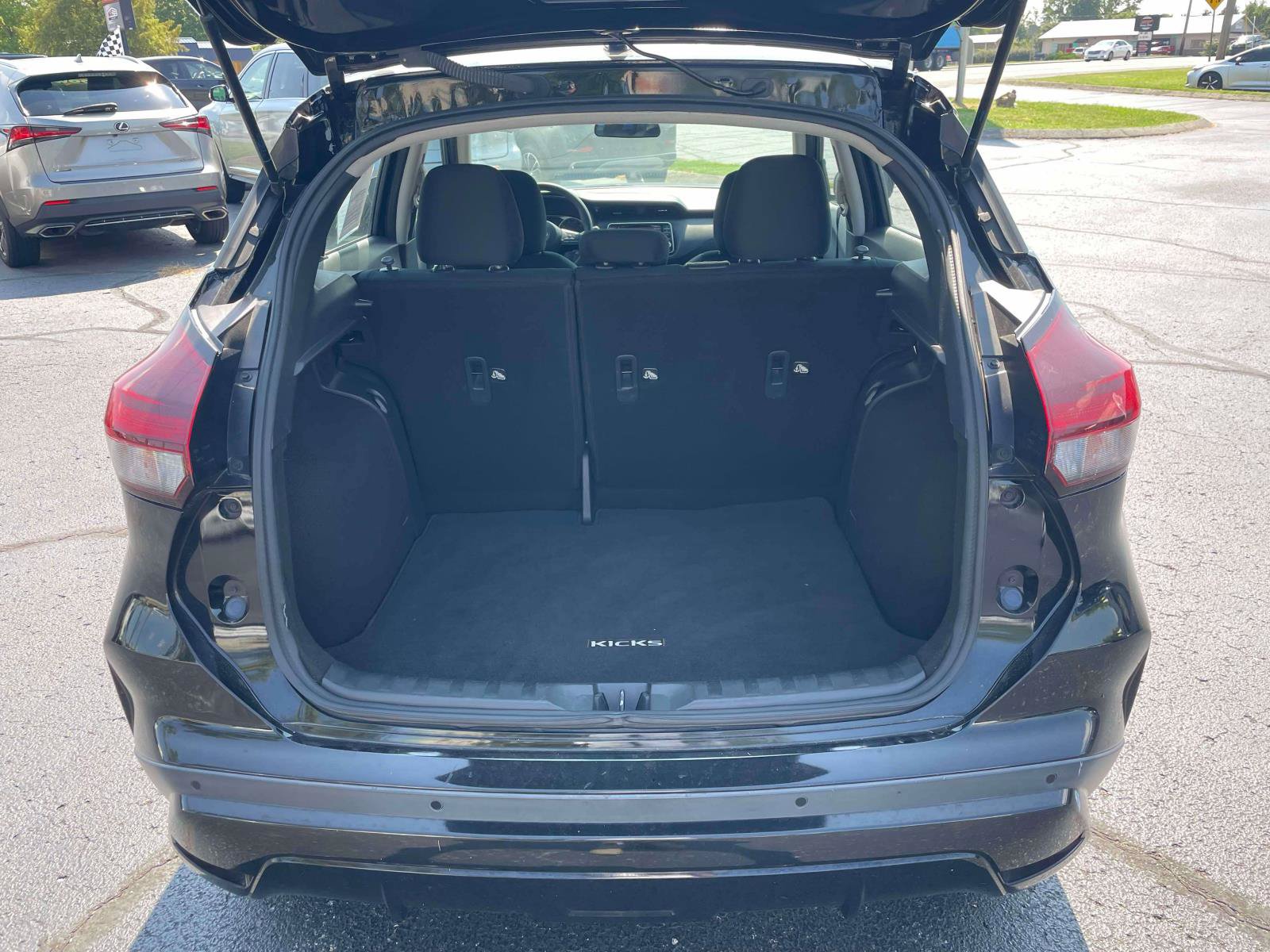 Used 2024 Nissan Kicks S FWD image 7