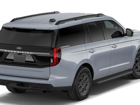 New 2026 Ford Expedition Active image 3