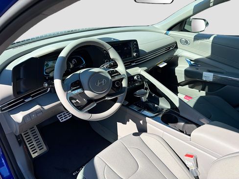 New 2026 Hyundai Elantra SEL Sport Premium image 25