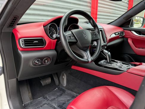 Used 2019 Maserati Levante AWD/4WD image 14