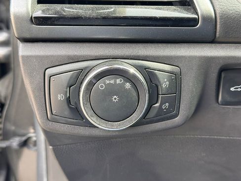 Used 2015 Ford Fusion SE image 27