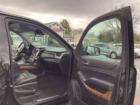 Used 2015 Chevrolet Suburban LTZ image 9