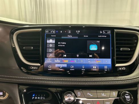 New 2026 Chrysler Pacifica Select image 15