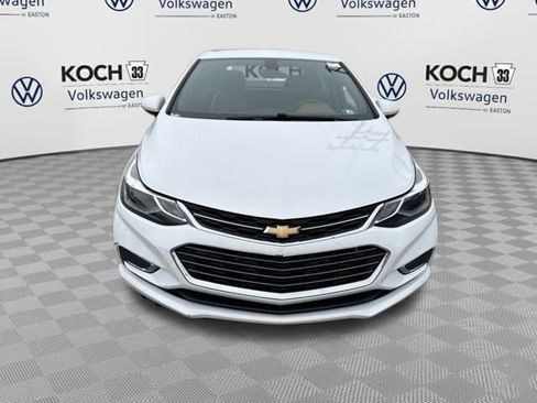 Used 2018 Chevrolet Cruze Premier image 2