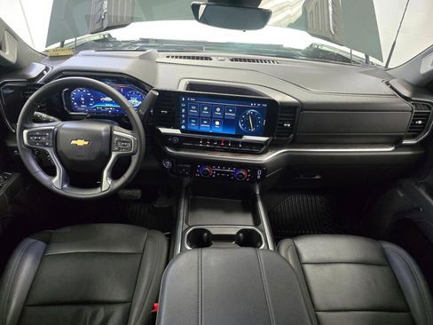 Used 2025 Chevrolet Silverado 3500 LTZ w/ LTZ Convenience Package image 19