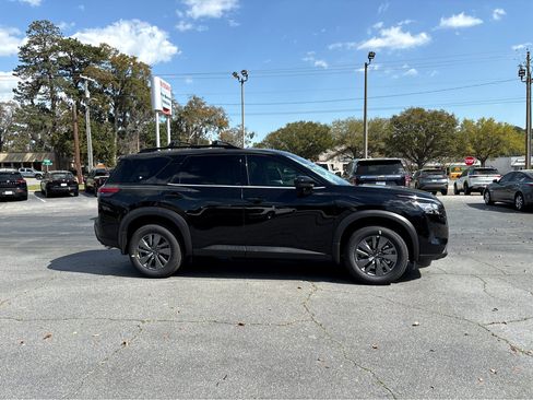 New 2026 Nissan Pathfinder SV image 30