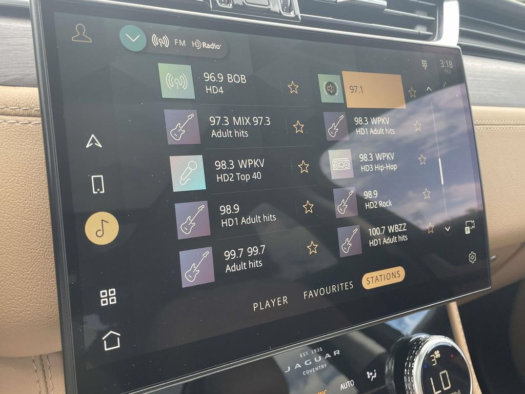 Used 2022 Jaguar F-PACE S AWD/4WD image 21