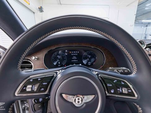 Used 2023 Bentley Bentayga AWD/4WD image 45