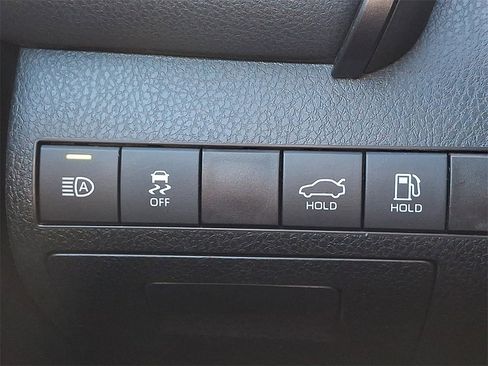 Used 2021 Toyota Camry LE image 21