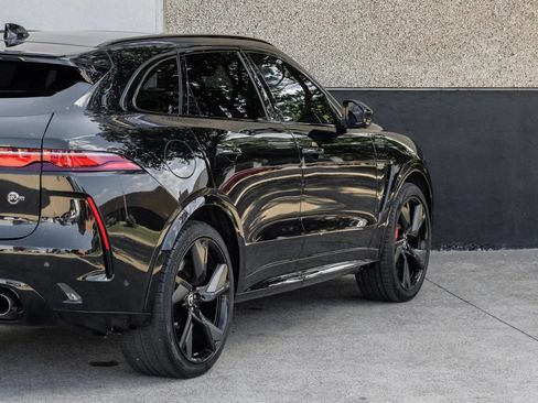Used 2025 Jaguar F-PACE SVR AWD/4WD image 12