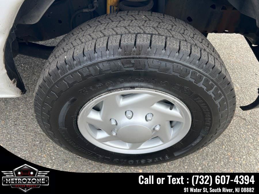 Used 2014 Ford E-350 and Econoline 350 Super Duty w/ Power Group RWD image 36