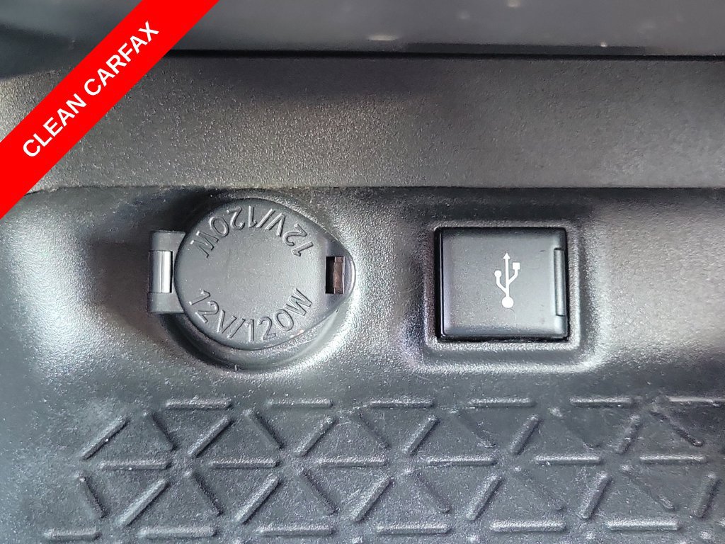 Used 2021 Toyota RAV4 XLE w/ Carpet Mat Package (TMS) FWD image 30