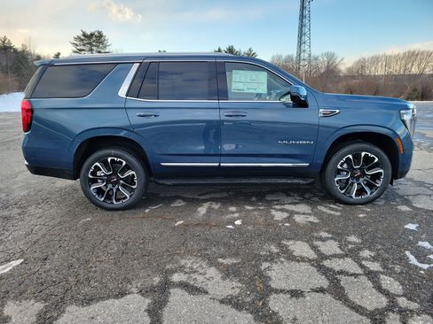 New 2026 GMC Yukon Elevation w/ LPO, Floor Liner Package AWD/4WD image 8