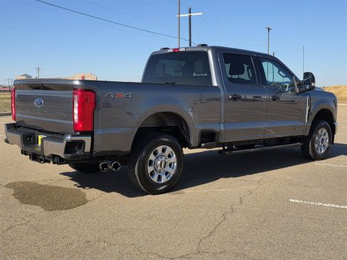 Used 2024 Ford F250 XLT image 5