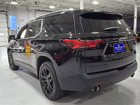 Used 2022 Chevrolet Traverse LT w/ LPO, Blackout Package image 10