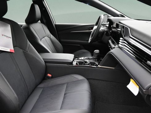Used 2025 Toyota Camry XSE w/ Premium Plus Package FWD image 37