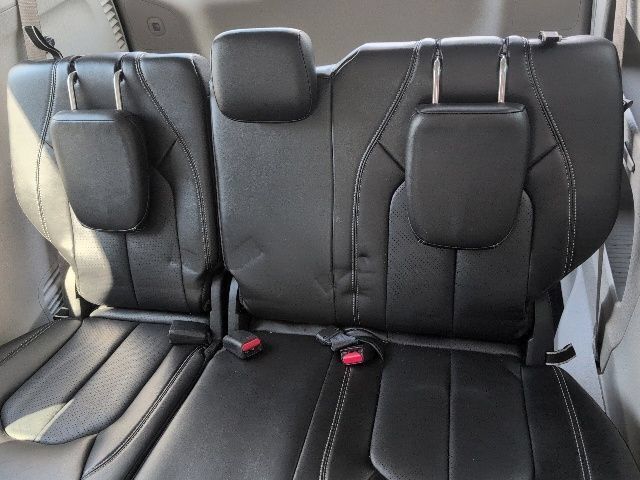Used 2024 Chrysler Pacifica Touring-L FWD image 15