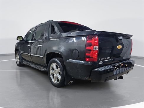 Used 2012 Chevrolet Avalanche LTZ image 6
