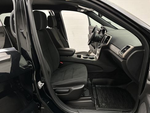 Used 2017 Jeep Grand Cherokee Laredo w/ Quick Order Package 23E AWD/4WD image 22