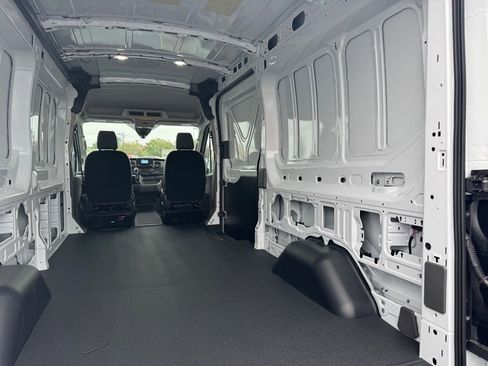 New 2025 Ford Transit 250 148 Medium Roof image 13