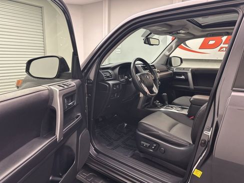 Used 2016 Toyota 4Runner SR5 Premium AWD/4WD image 5