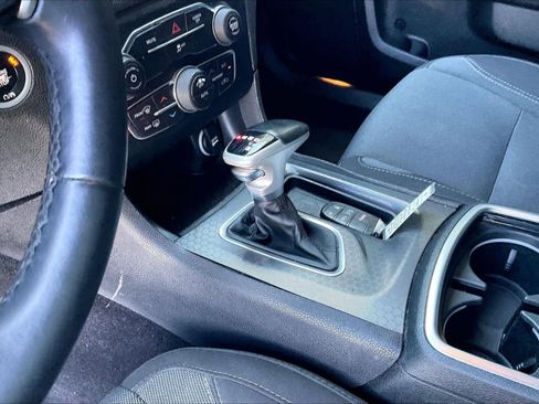 Used 2017 Dodge Charger SXT image 15