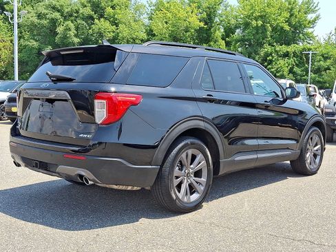 Used 2022 Ford Explorer XLT w/ Equipment Group 202A AWD/4WD image 6