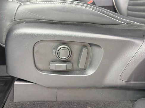 Certified 2024 Land Rover Discovery Dynamic SE AWD/4WD image 19