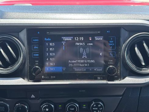 Used 2019 Toyota Tacoma TRD Sport AWD/4WD image 21