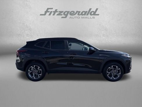 Used 2025 Chevrolet Trax LT FWD image 5