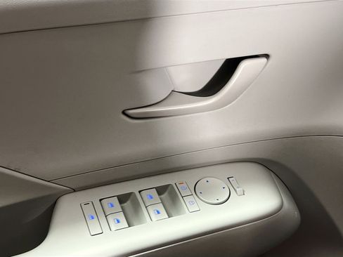 Used 2024 Hyundai Kona SEL FWD image 16