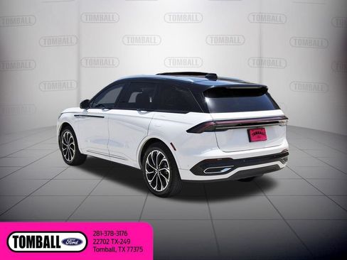 Used 2024 Lincoln Nautilus Reserve w/ Equipment Group 202A AWD/4WD image 5