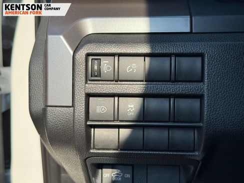 Used 2025 Toyota Tacoma SR5 AWD/4WD image 18