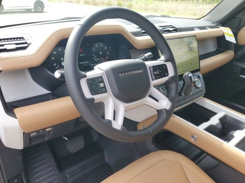 New 2026 Land Rover Defender 130 X-Dynamic SE AWD/4WD image 14