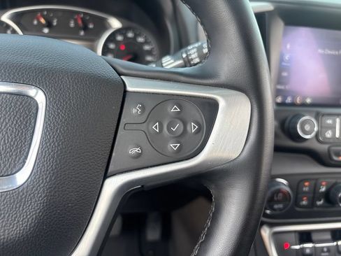 Used 2024 GMC Terrain SLT AWD/4WD image 12
