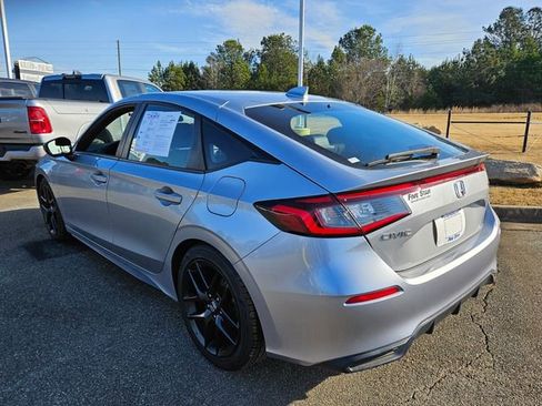 Used 2023 Honda Civic Sport image 11