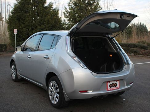 Used 2014 Nissan Leaf S w/ Charge Package image 9