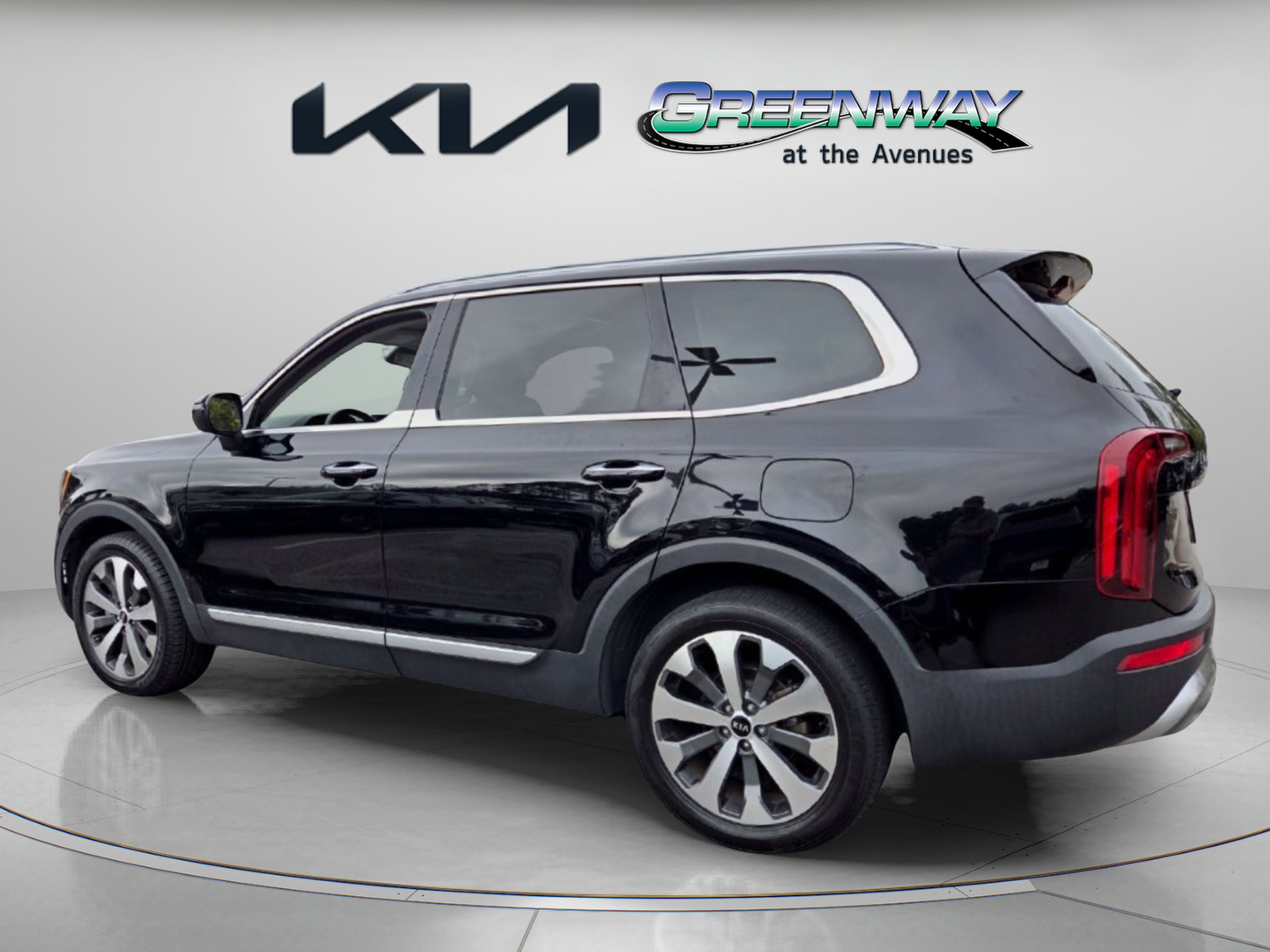 Used 2020 Kia Telluride S FWD image 5