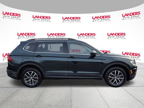Used 2019 Volkswagen Tiguan SE w/ Panoramic Sunroof Package image 2