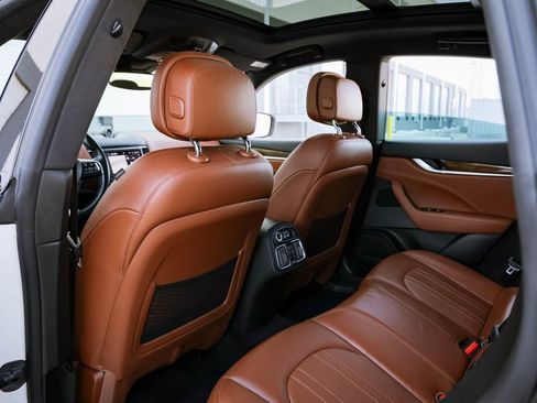 Used 2022 Maserati Levante GT image 31