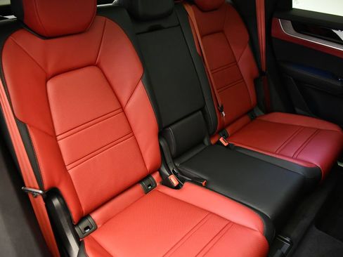 Certified 2026 Porsche Cayenne E-Hybrid AWD/4WD image 58