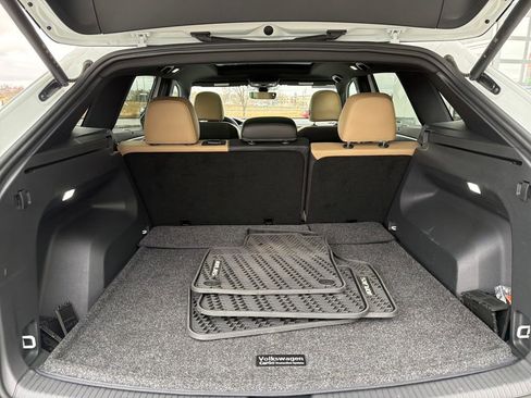 Certified 2025 Volkswagen Atlas Cross Sport SE image 23