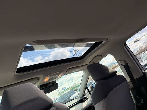 Used 2020 Toyota RAV4 XLE w/ Convenience Package image 24