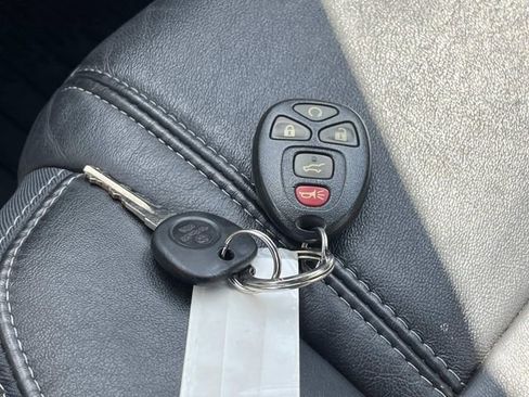 Used 2015 Chevrolet Traverse LT image 36