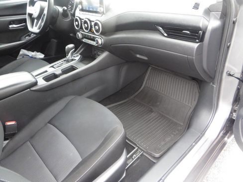 Used 2025 Nissan Sentra SV w/ Trunk Package FWD image 16
