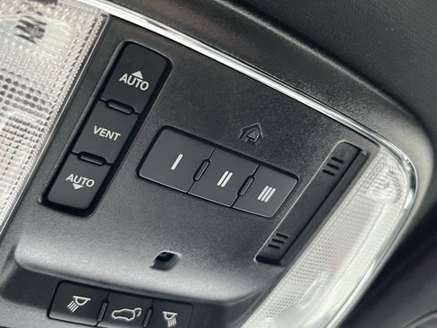 Used 2021 Jeep Grand Cherokee Laredo X AWD/4WD image 38